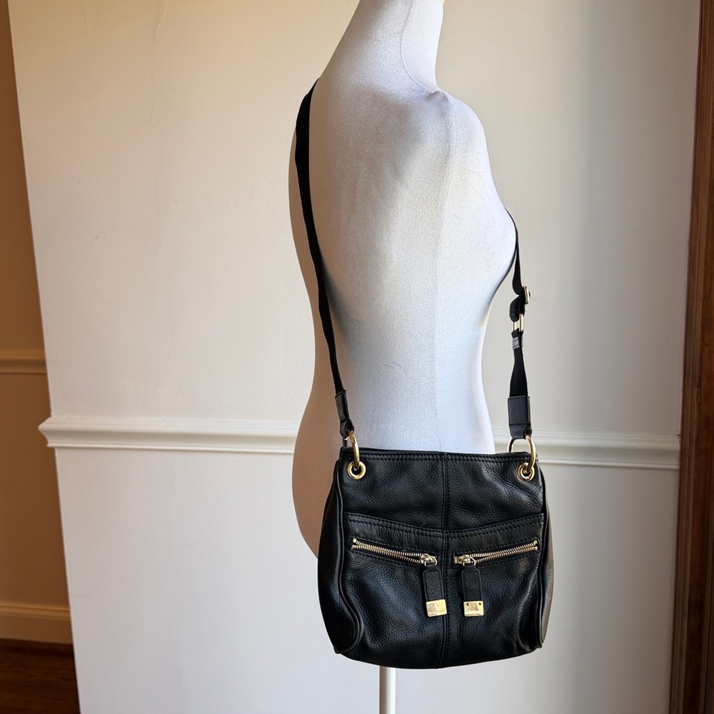 Michael Kors Black Bedford Pebbled Leather Shoulder Bag Gold Zippers Buckle EUC - Picture 2 of 6